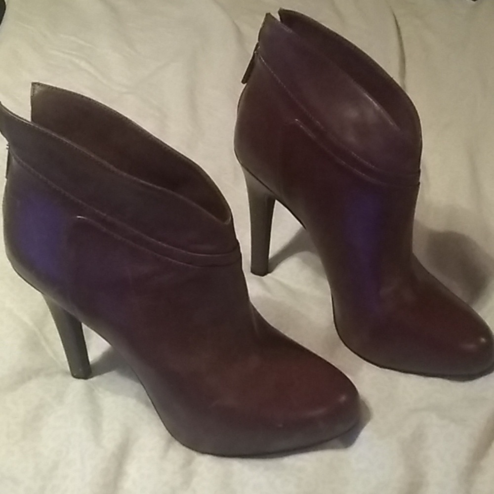 Boots with heel